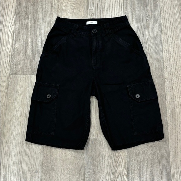 ARITZIA TNA Size 00 Dayton Cargo Shorts Long Black Cotton Lightweight Women - Picture 3 of 13